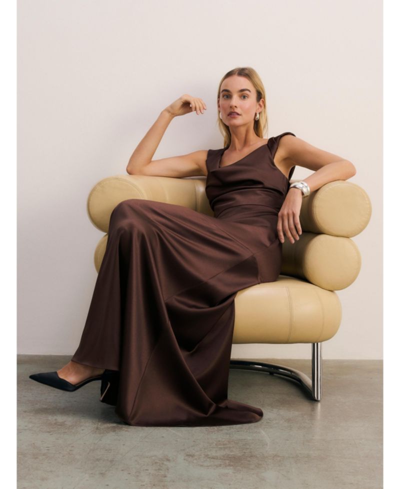 Women's Amorosi Cowl Neck Fit & Flare Sleeveless Gown