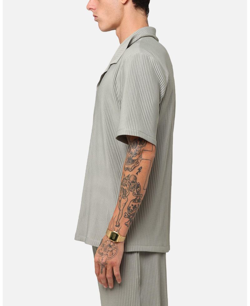 Men's Pleated Button Up Shirt - Olive M