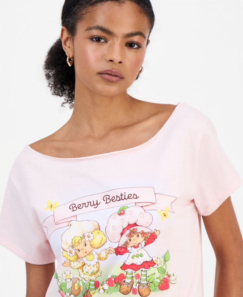 Juniors' Strawberry Shortcake Graphic T-Shirt