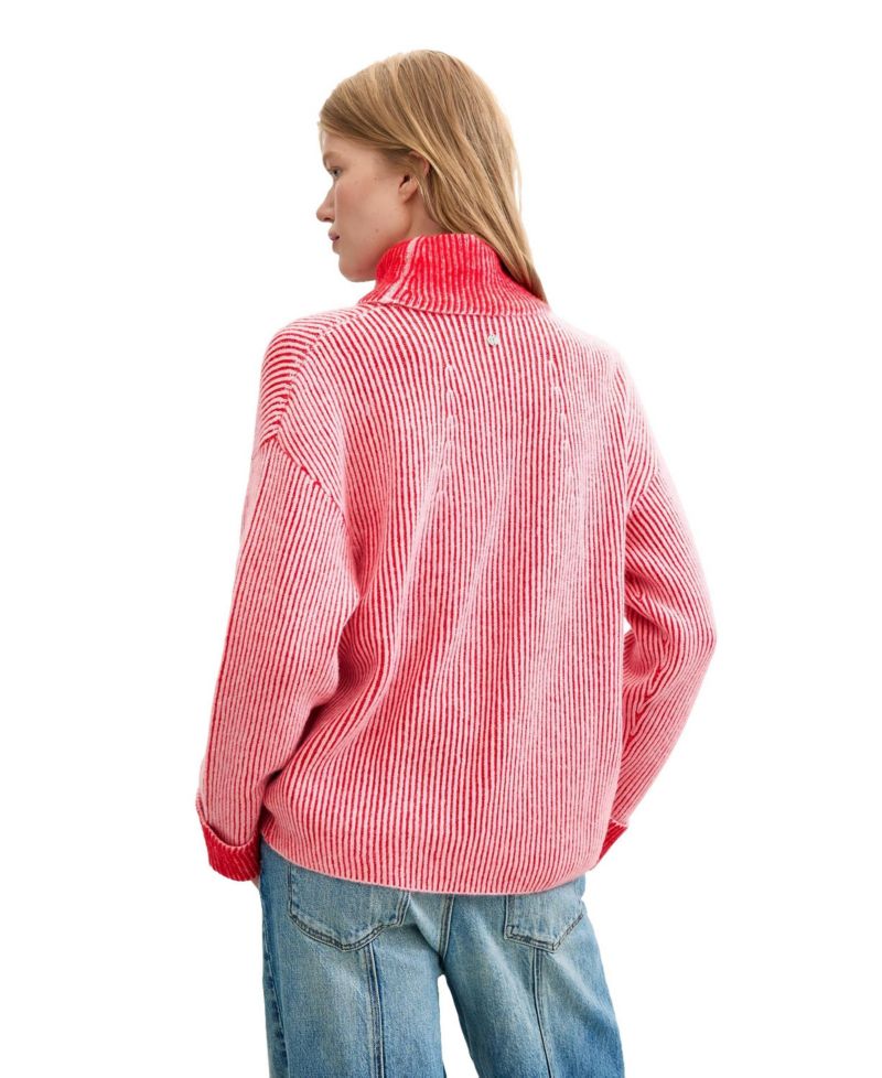 Women's Chunky-Knit Turtleneck Sweater