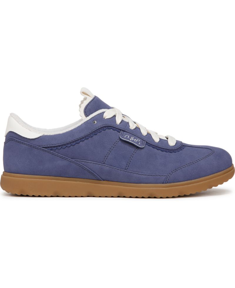 Women's Effortless Lace Up Court Sneakers