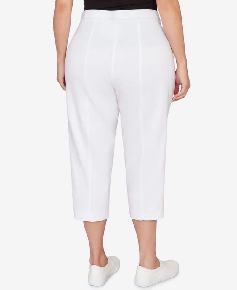 Plus Size The Royal Treatment Relaxed Flat Front Patch Pocket Capri Pants