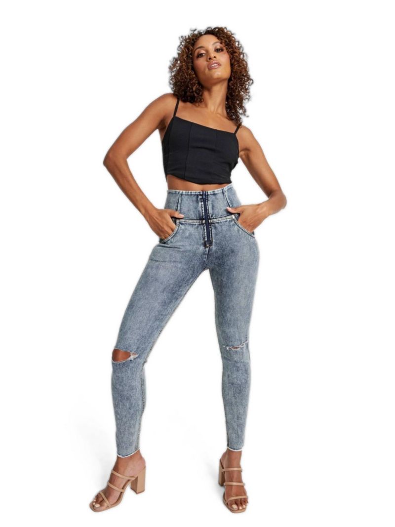Women's Snug Sculpting Ripped Skinny Jeans