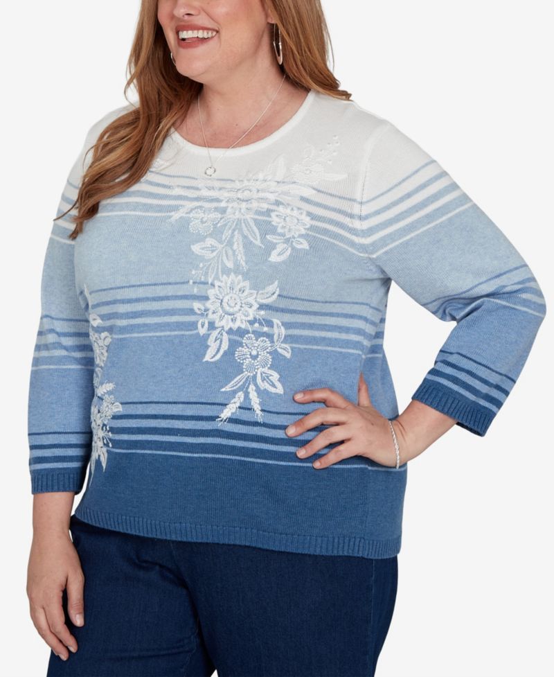 Plus Size Floral Embroidery 3/4-Length Crewneck Pullover Sweater