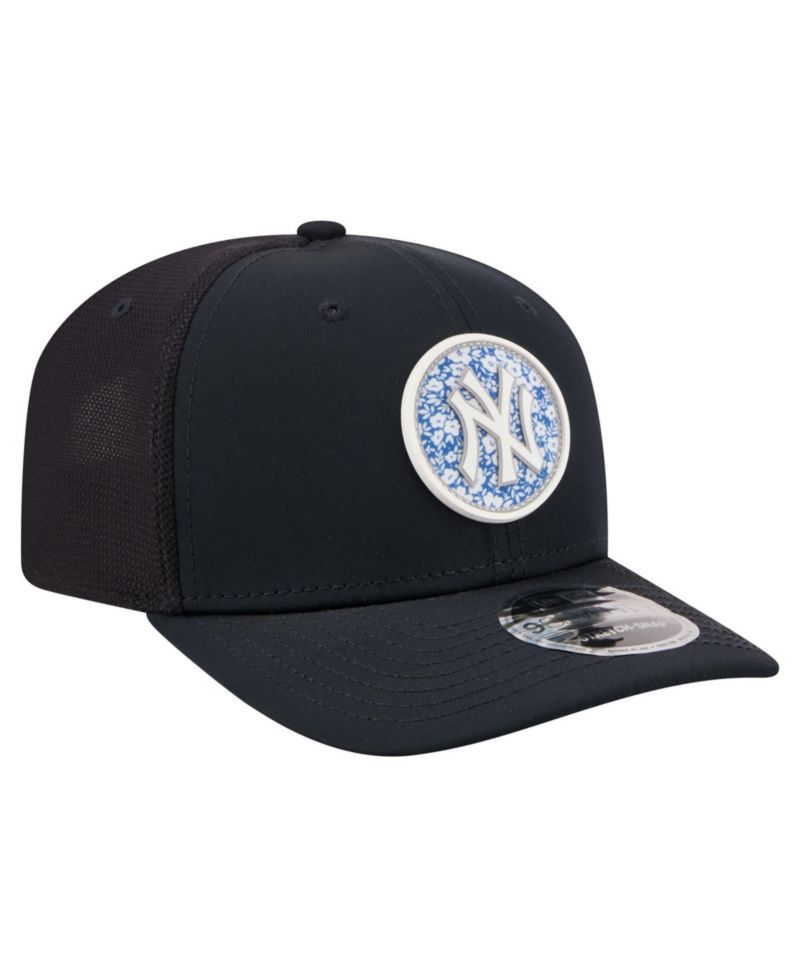 Men's Navy New York Yankees Floral Patch 9SEVENTY Adjustable Hat