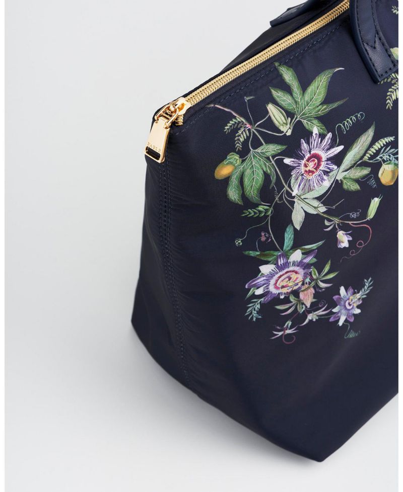 Women's Passion Flower Printed Grab Tote