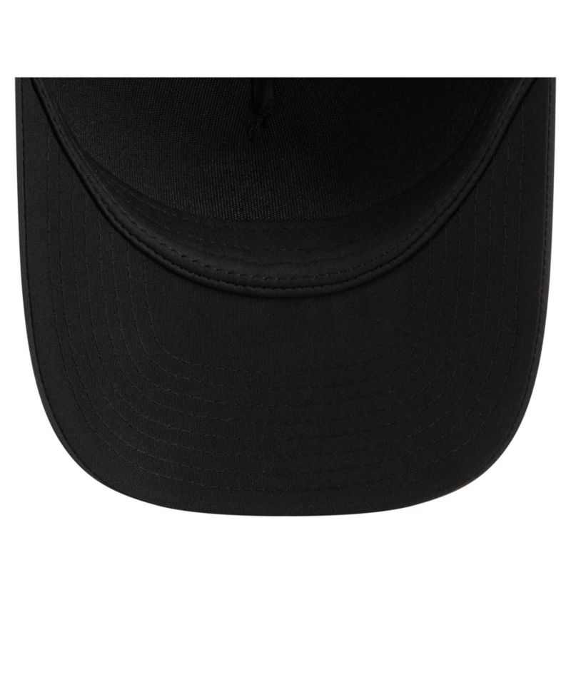 Men's Black Detroit Tigers Badged M-Crown 9FORTY Trucker Adjustable Hat