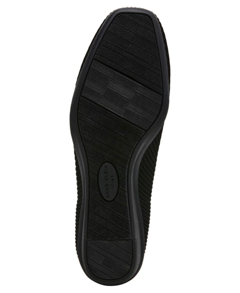 Women's Wisher Knit Wedge Pumps