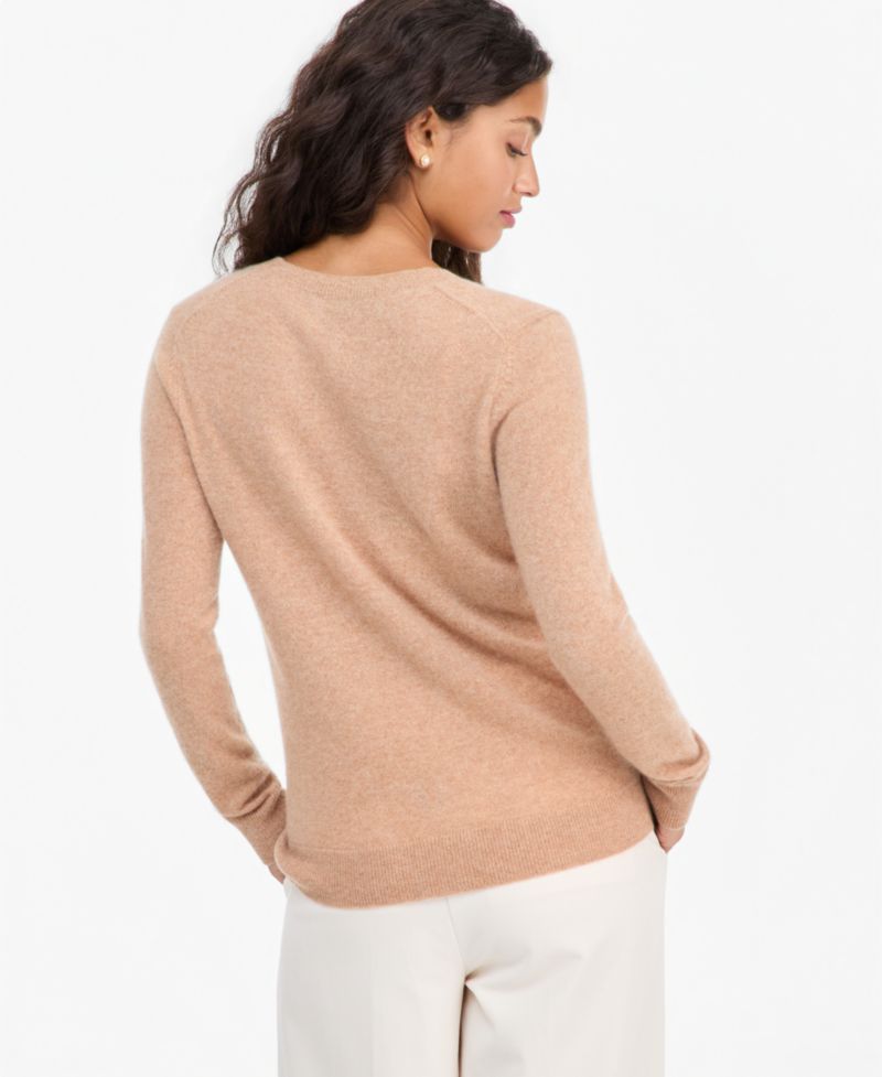 100% Cashmere Petite V-Neck Long-Sleeve Sweater