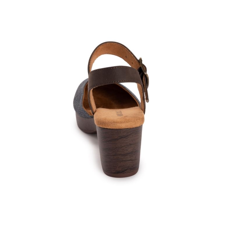 Women's Merritt Closed Toe Quarter Strap Shoe