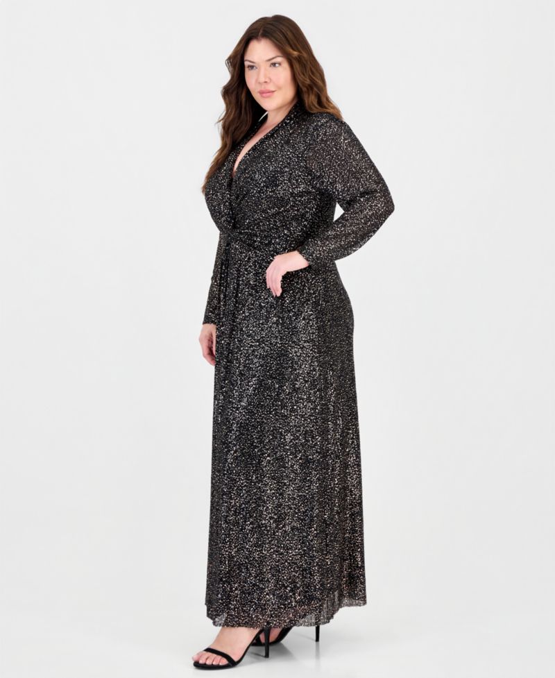 Plus Twist Front V-Neck Pliss&eacute; Maxi Dress