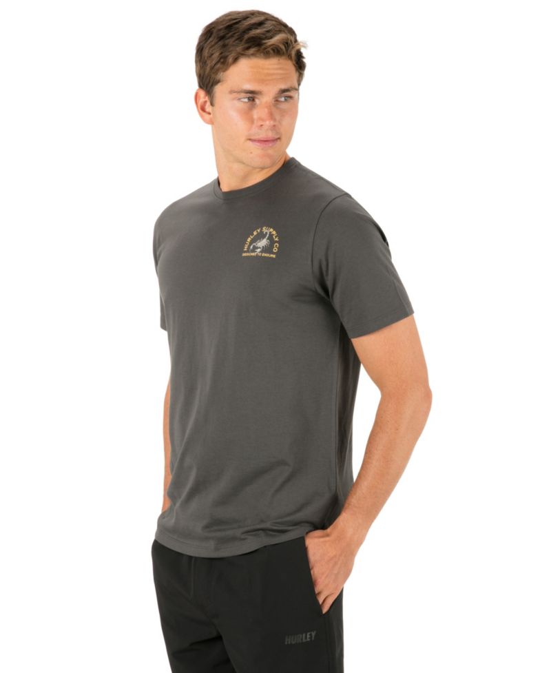 Men's Subtle Logo Artwork At The Left Chest T-Shirt
