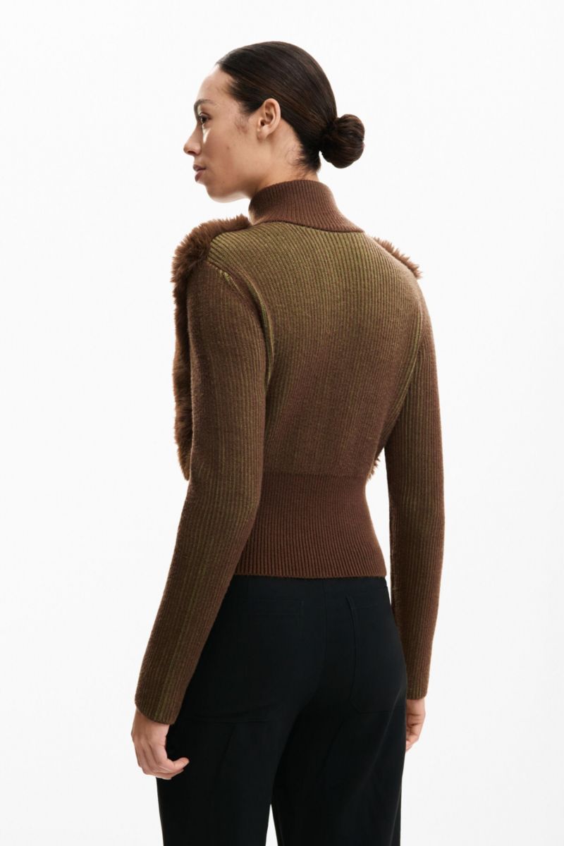 Women's Knit Sweater With Fur