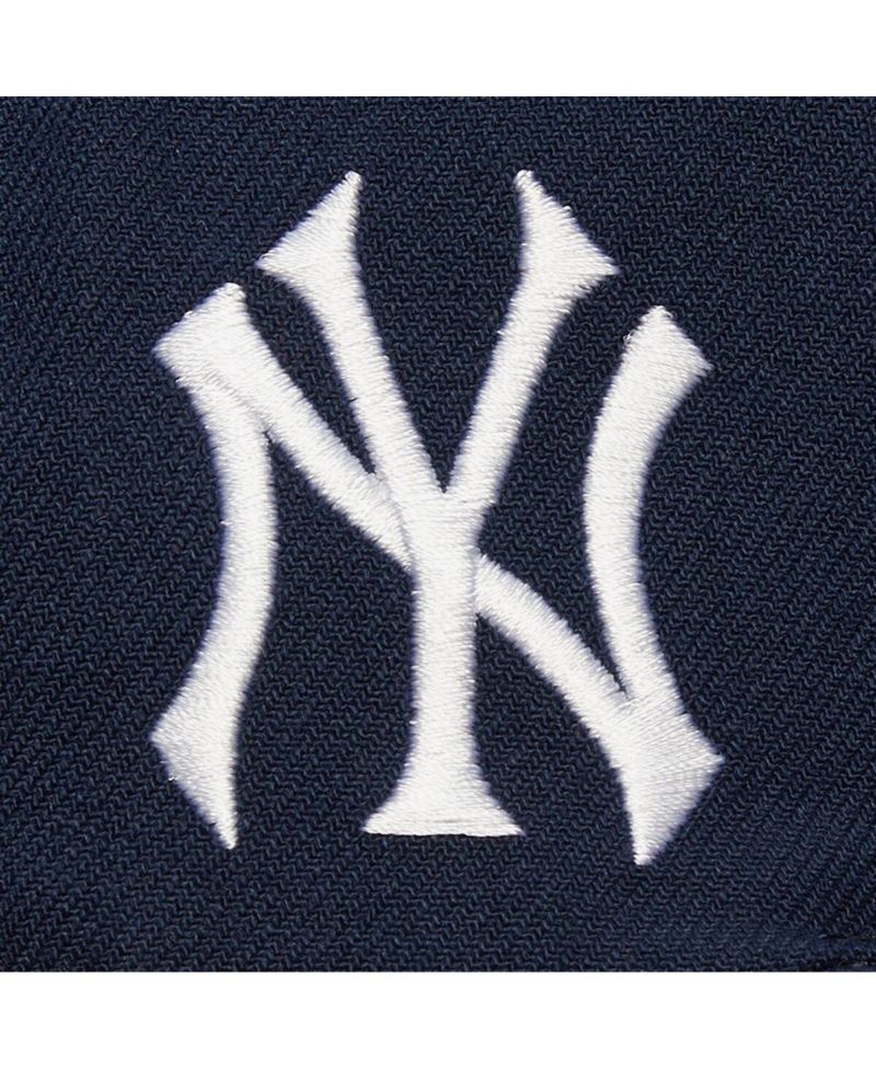 Men's Navy New York Yankees Team Tagged Snapback Hat