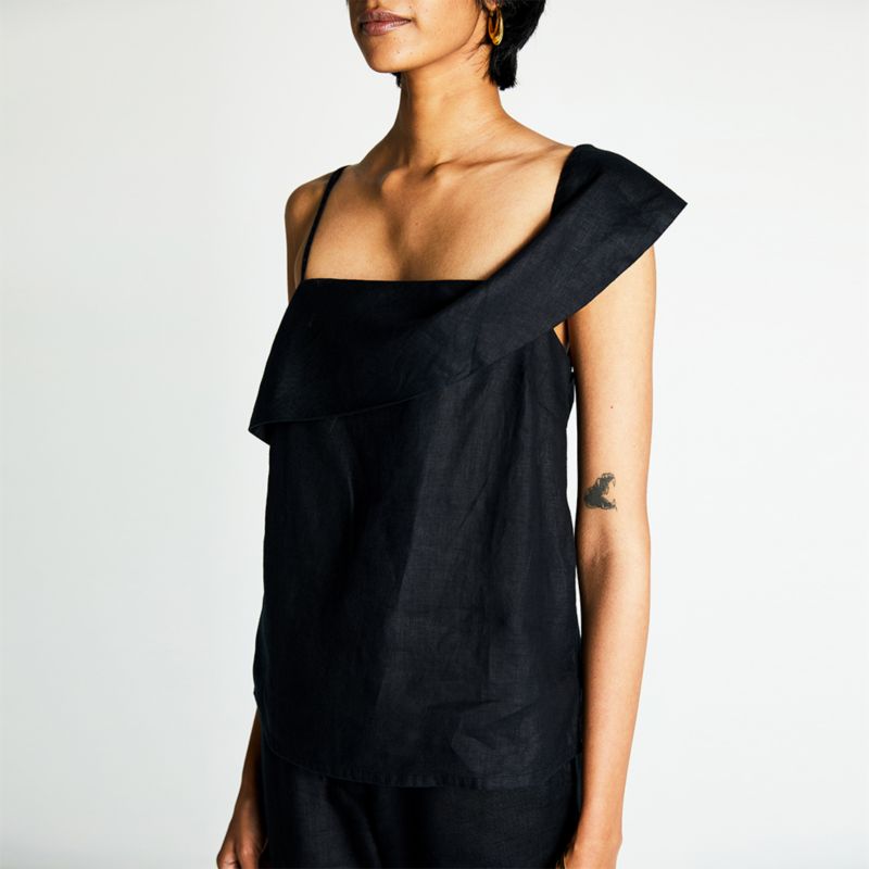Women's The Wandering Wave top Black