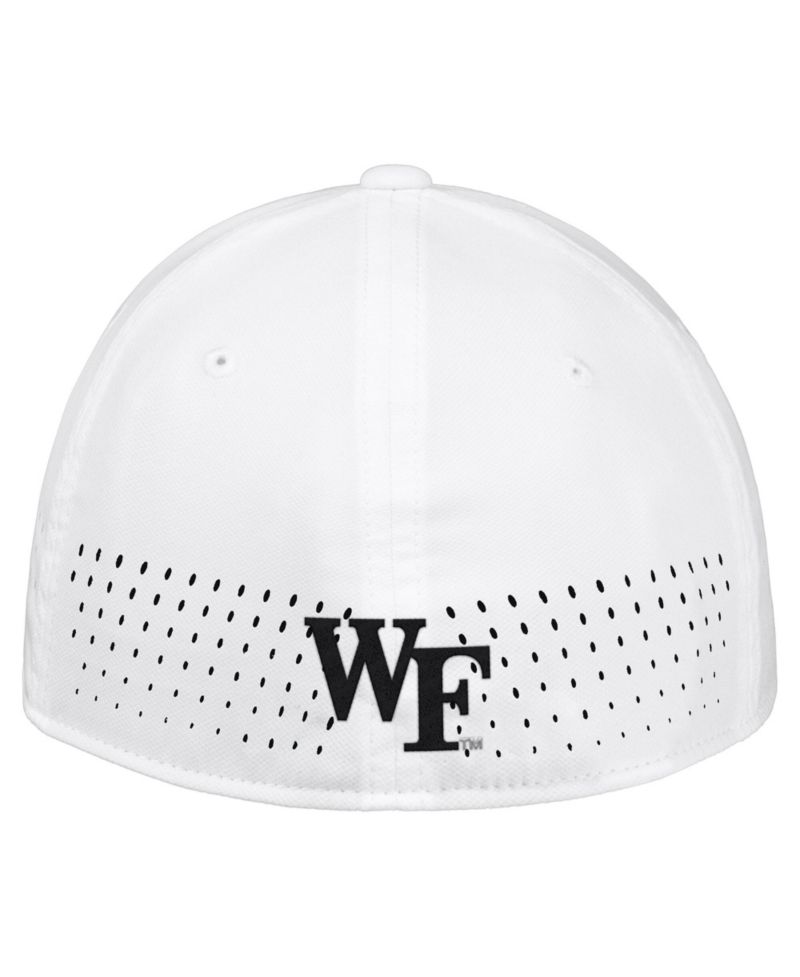 Men's White Wake Forest Demon Deacons 2026 On-Field AeroBill SwooshFlex Dri-FIT Hat