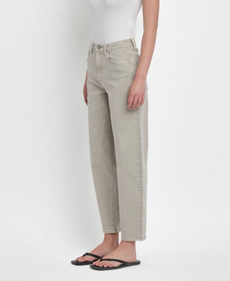 Women's Super High Rise Slim Barrel Jeans