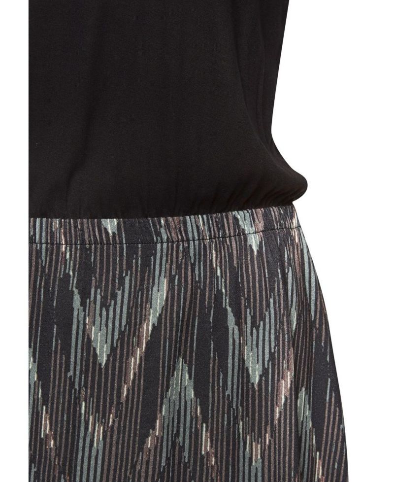 Women's Viscose Printed Pattern A-Line V-Neck Elastic-Waist Short Dress