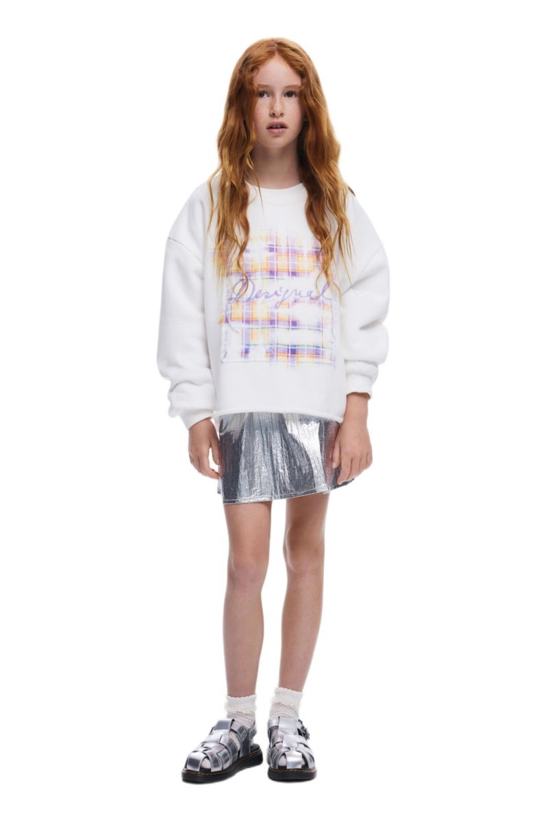 Girls's Sweatshirt embroidery