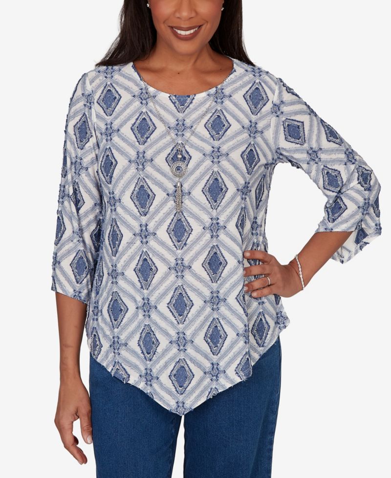 Petite Diamond Textured Top with Necklace