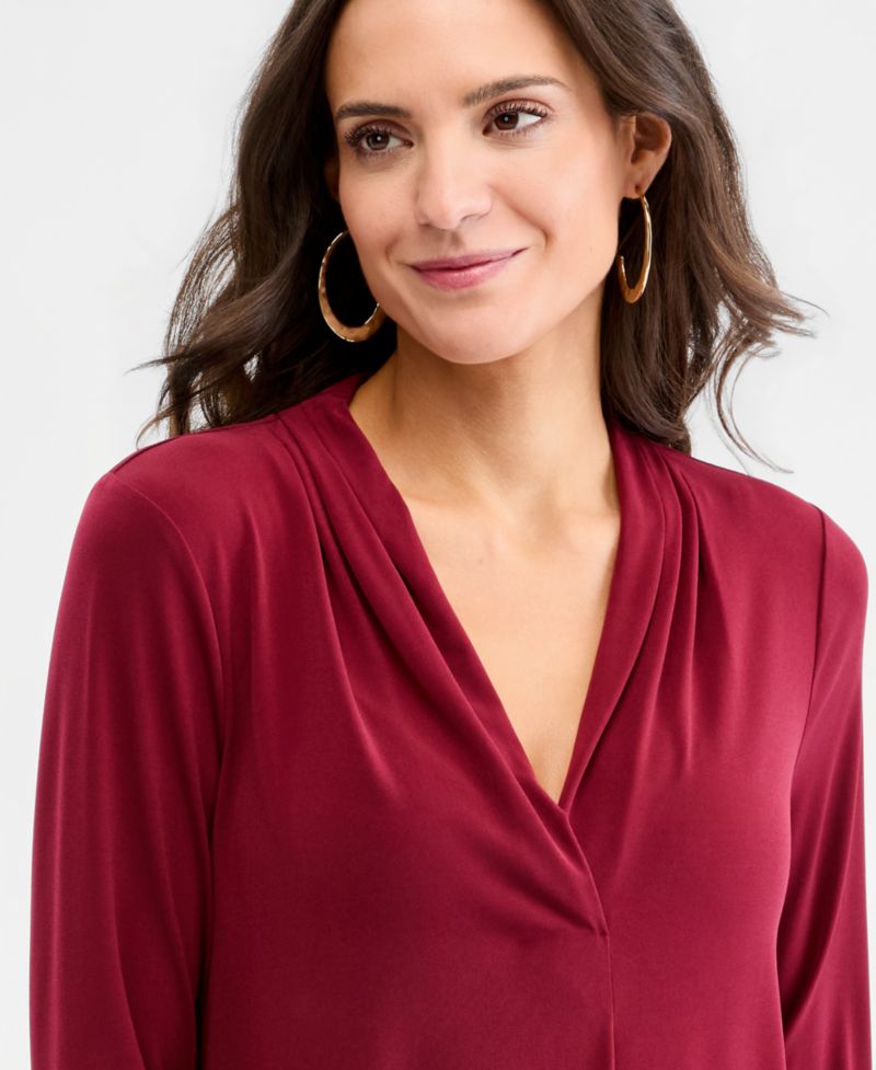 Plus Size Solid V-Neck 3/4-Sleeve Top