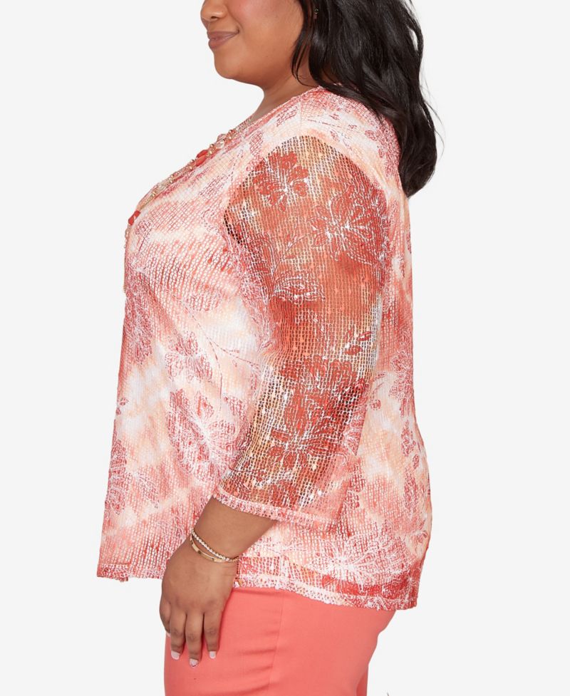 Plus Size Resort Living Batik Tie Dye Chevron Top with Necklace