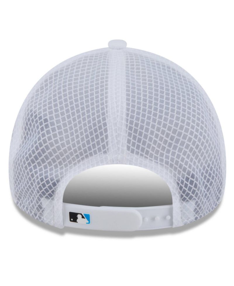 Men's White Miami Marlins 2026 Batting Practice Apex 9FORTY Adjustable Trucker Hat