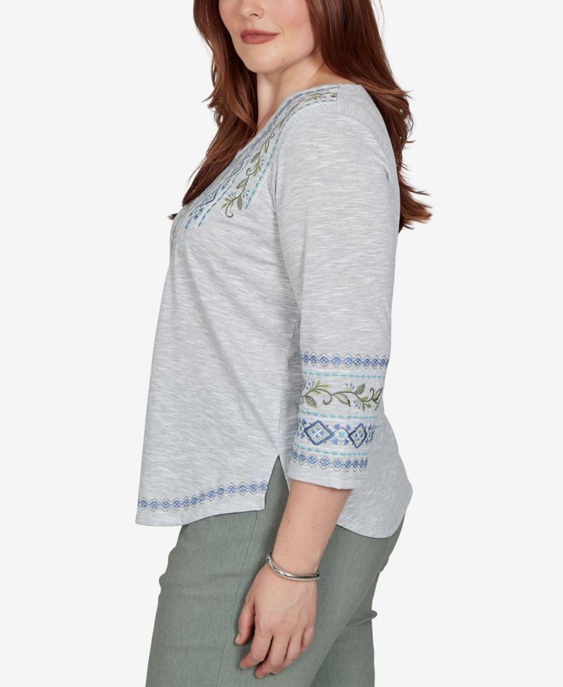 Women's Provence Center Diamond Embroidered Top