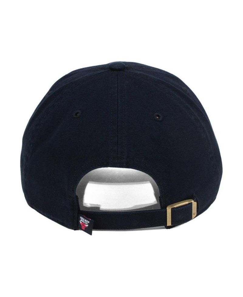 Men's Chicago Bulls Black Distressed Clean-Up Adjustable Hat