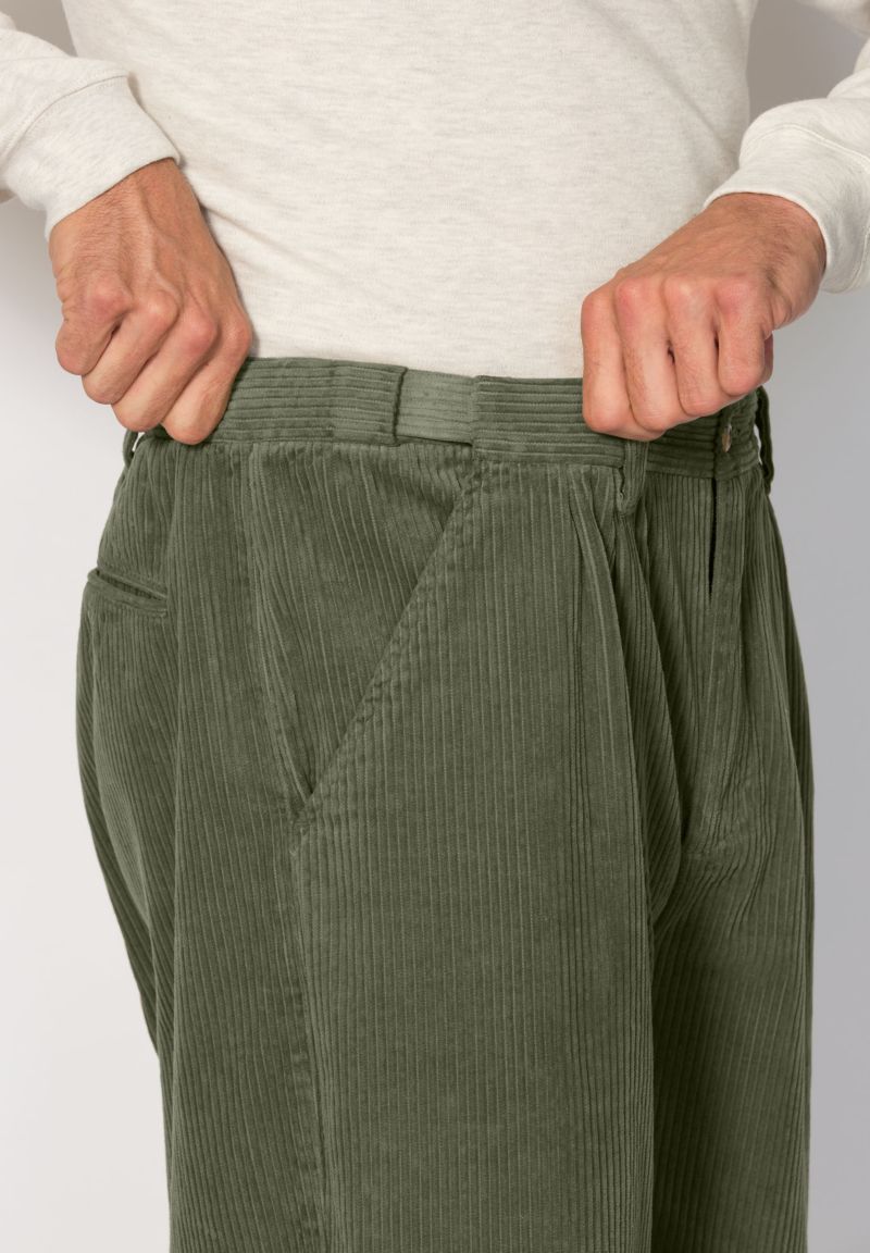 Men's Big & Tall Expandable Waist Corduroy Pleat-Front Pants