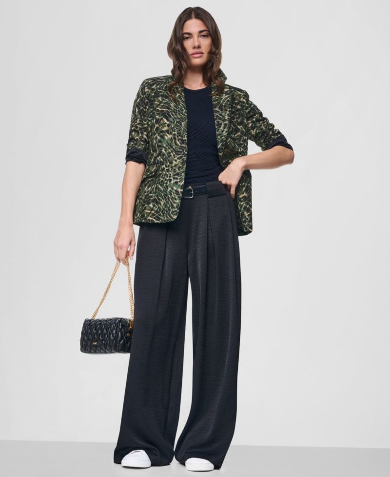 Women's Two-Button Collared & Flap Pockets Jacket