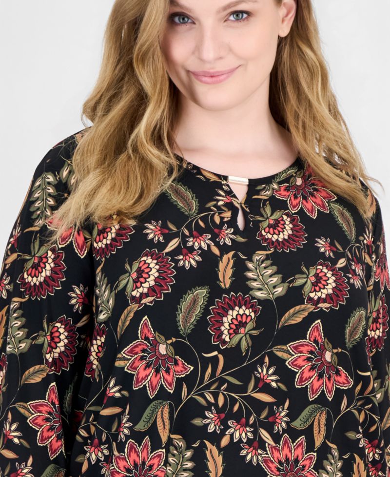 Plus Size Printed Keyhole 3/4 Sleeve Top