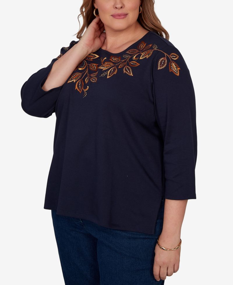 Plus Size Autumn Embroidered Navy Knit Top