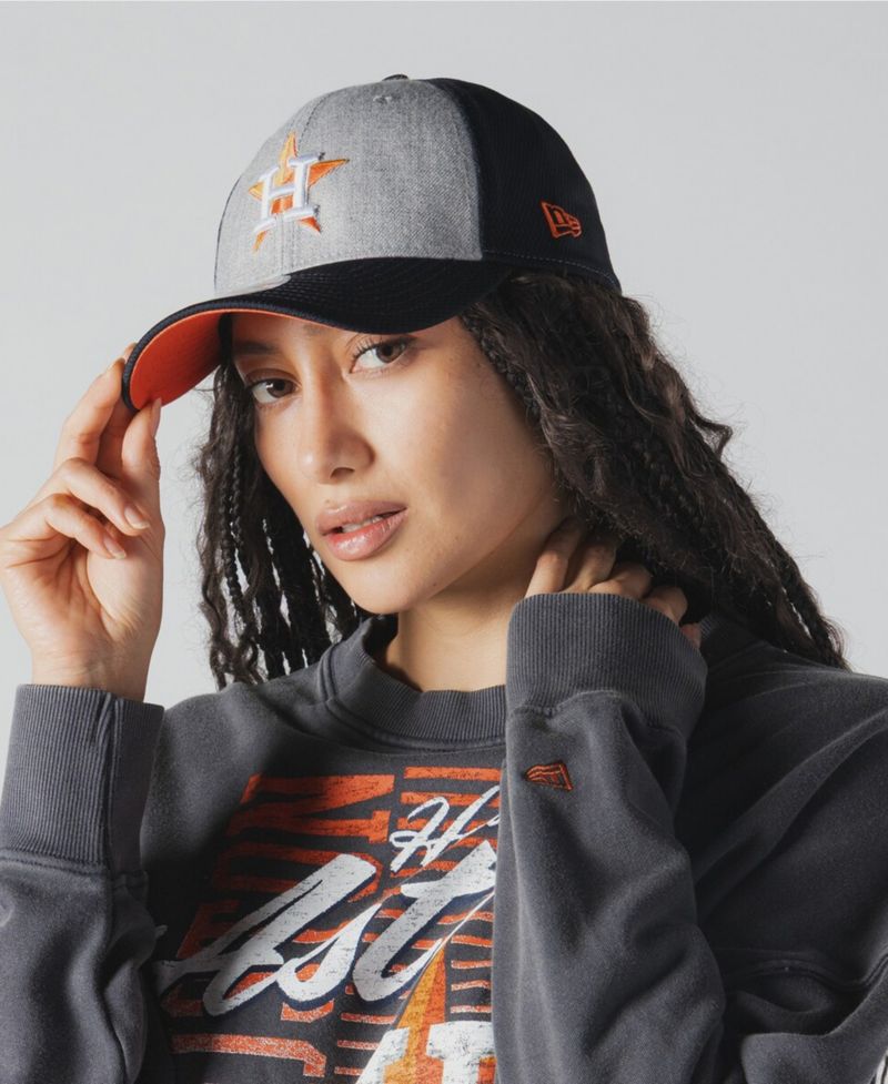 Women's Navy Houston Astros Boxy Mineral Wash Dolmen Sleeve Cropped Sweatshirt