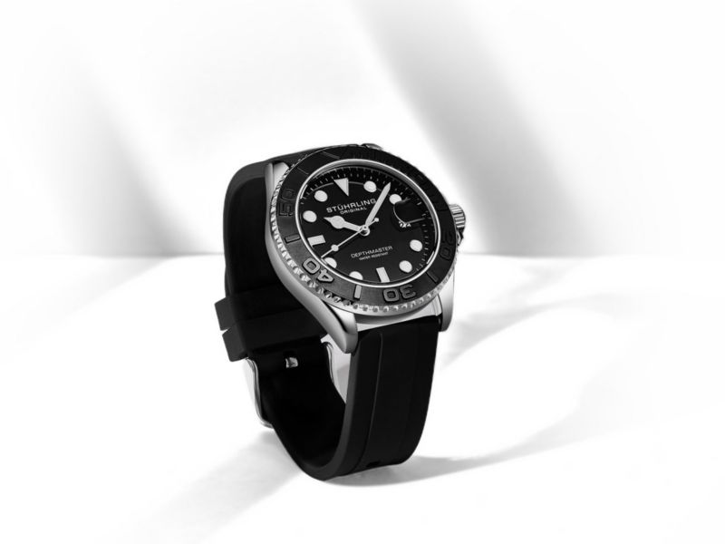 Depthmaster 4072 Men s Quartz Diver Watch - 42mm, Black Dial, Silicone Strap, Rotating Bezel, Date, 100M Water Resistant