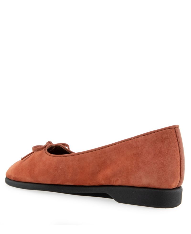 Women's Novia Tapered Toe Ballet Flats