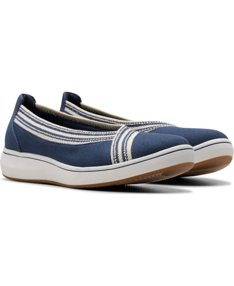 Women's Cloud Steppers Breeze Sky Air Closed Toe Shoes