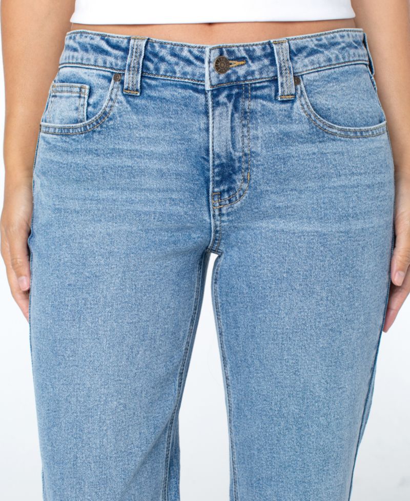 Juniors' Relaxed Low-Rise Flare Jeans