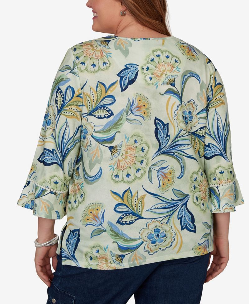 Plus Size Bold Meadow Floral Knit Top