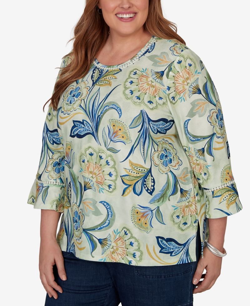 Plus Size Bold Meadow Floral Knit Top