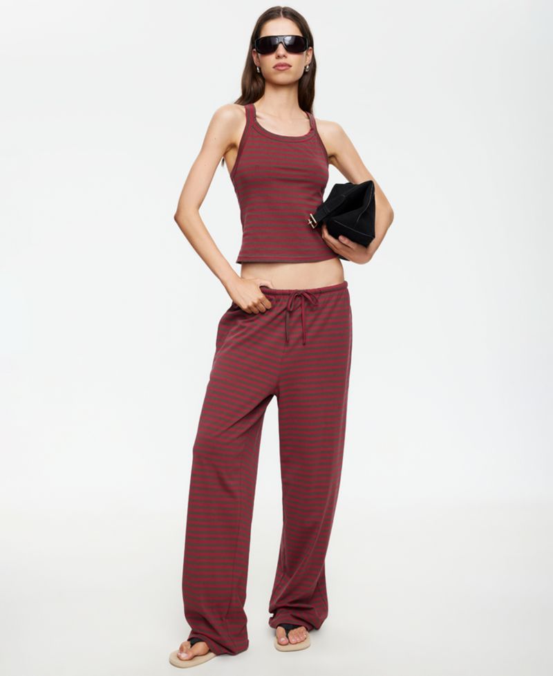 Women's Sleeveless Scoop Neck Top