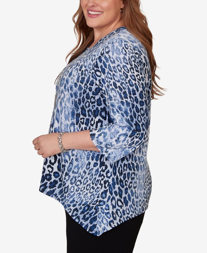 Plus Size Animal Puff Printed Top with Necklace