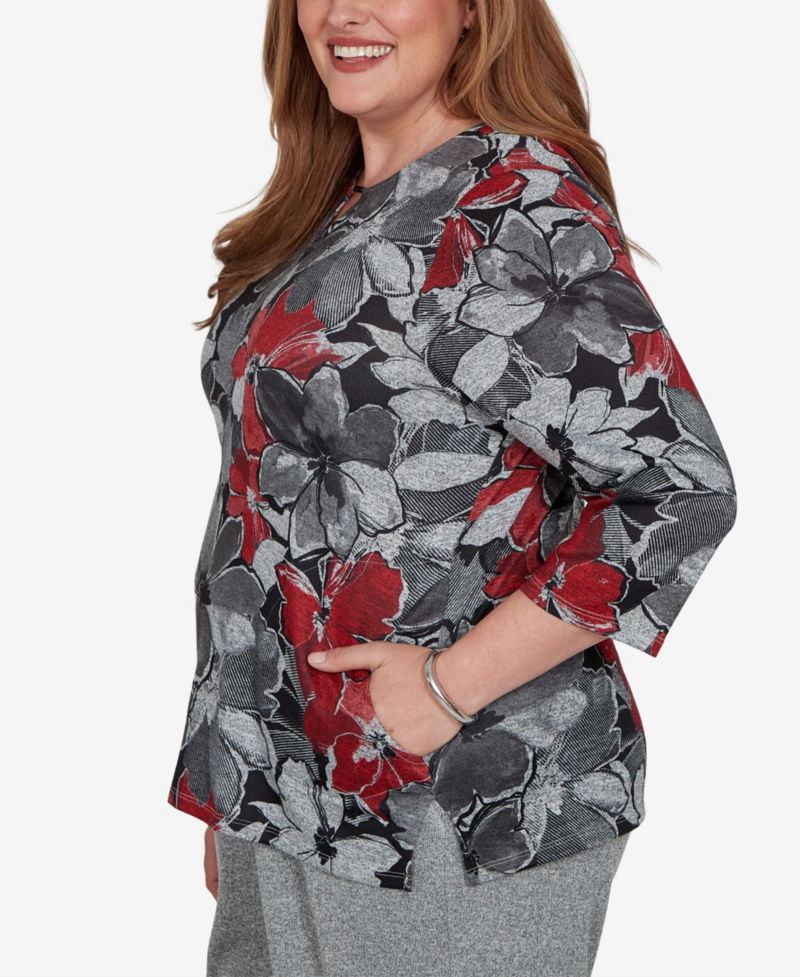 Plus Size Floral 3/4-Sleeve Split-Neck Top