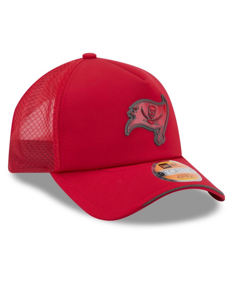 Men's Red Tampa Bay Buccaneers 2026 Sideline Apex 9FORTY Adjustable Trucker Hat