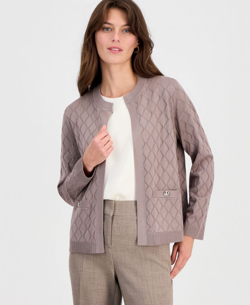 Plus Size Kiss-Front Diamond Stitch Cardigan