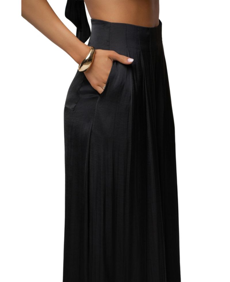 Women's Core Form Pleated Trouser