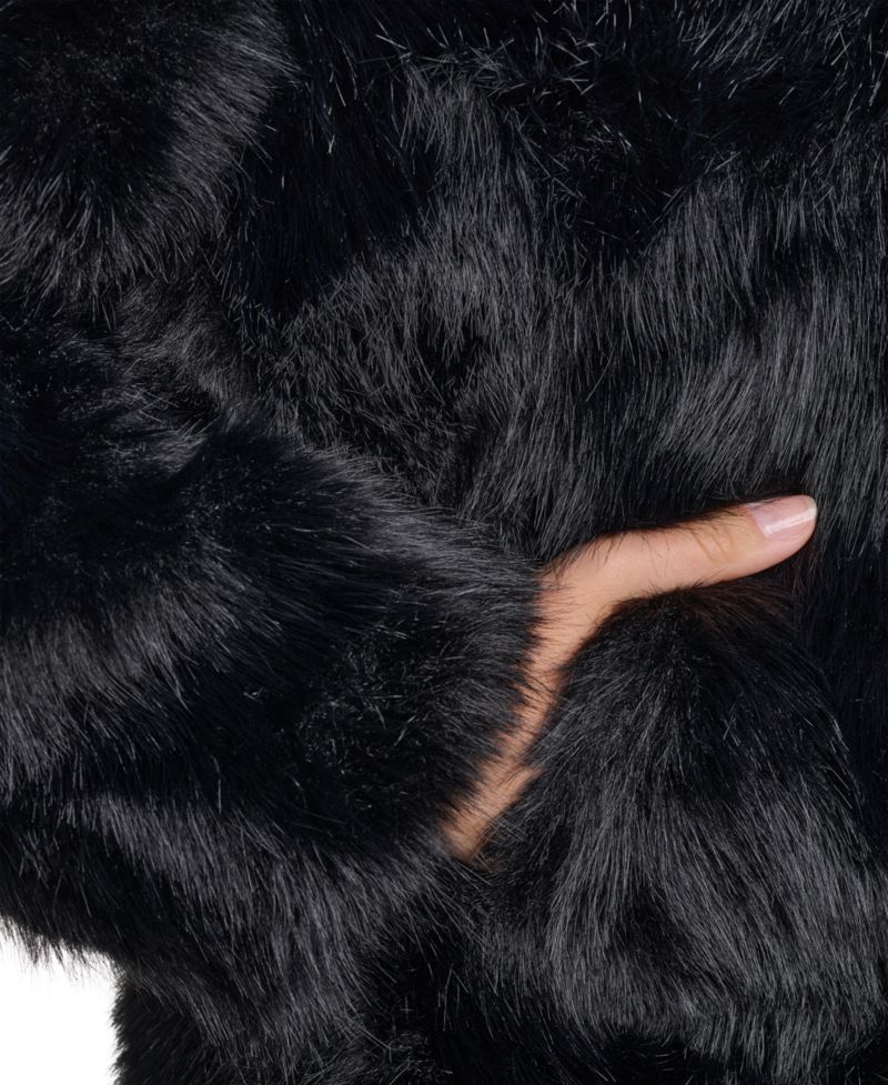 Women's Short Faux Fur Coat