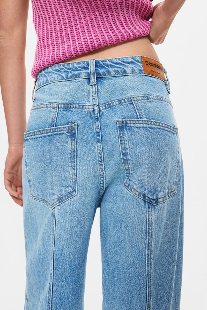 Women's Straight jeans with inverted effect