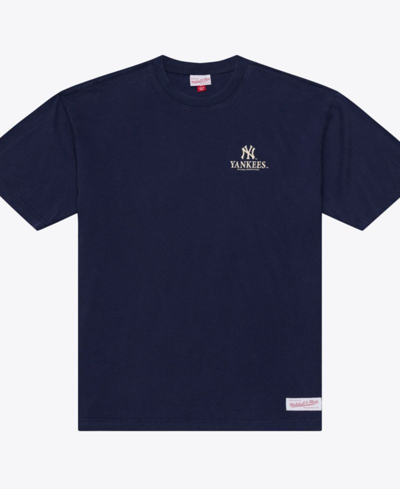 Men's New York Yankees Core Essentials Raised Rubberized Graphic T-Shirt