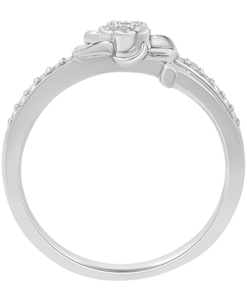 Diamond Flower Ring (1/10 ct. t.w.) in Sterling Silver